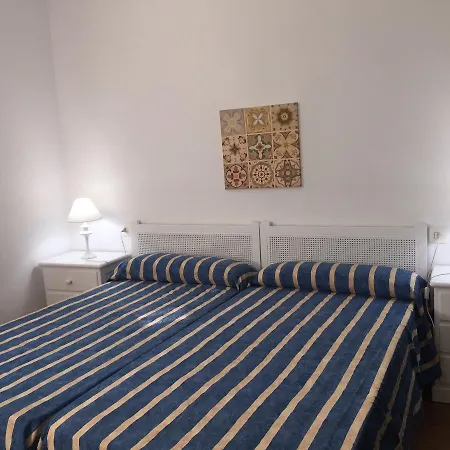 Lägenhetshotell Digus Fornells (Menorca)